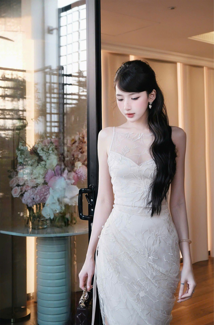 photo_6309716083979962913_y