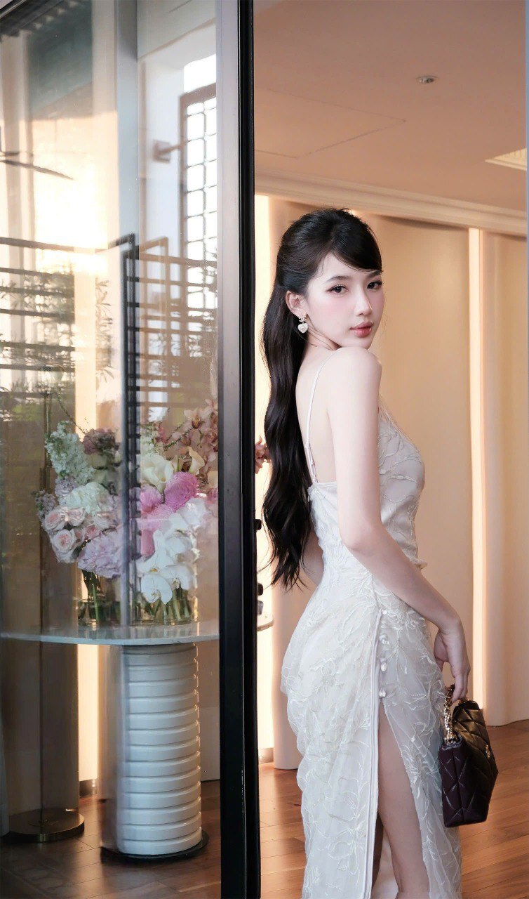 photo_6309716083979962912_y