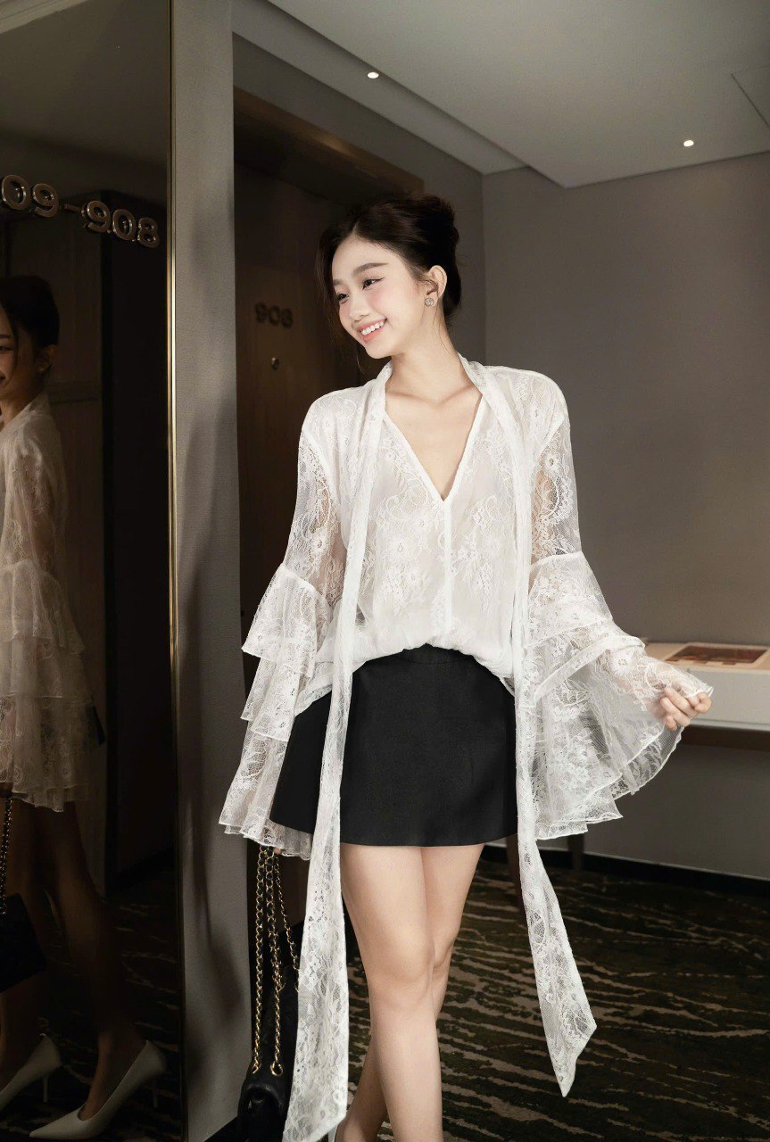 photo_6142924890215402179_y