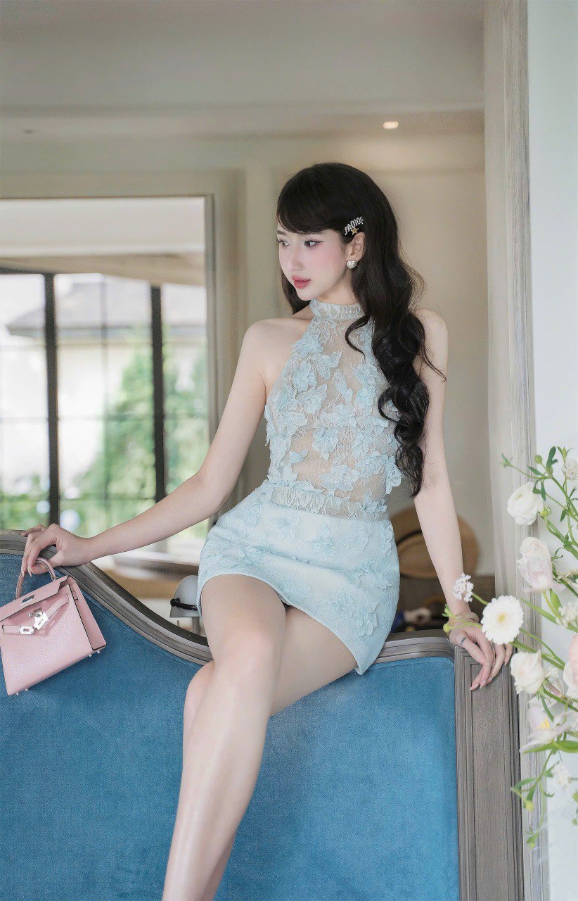 photo_6057517202086676431_y