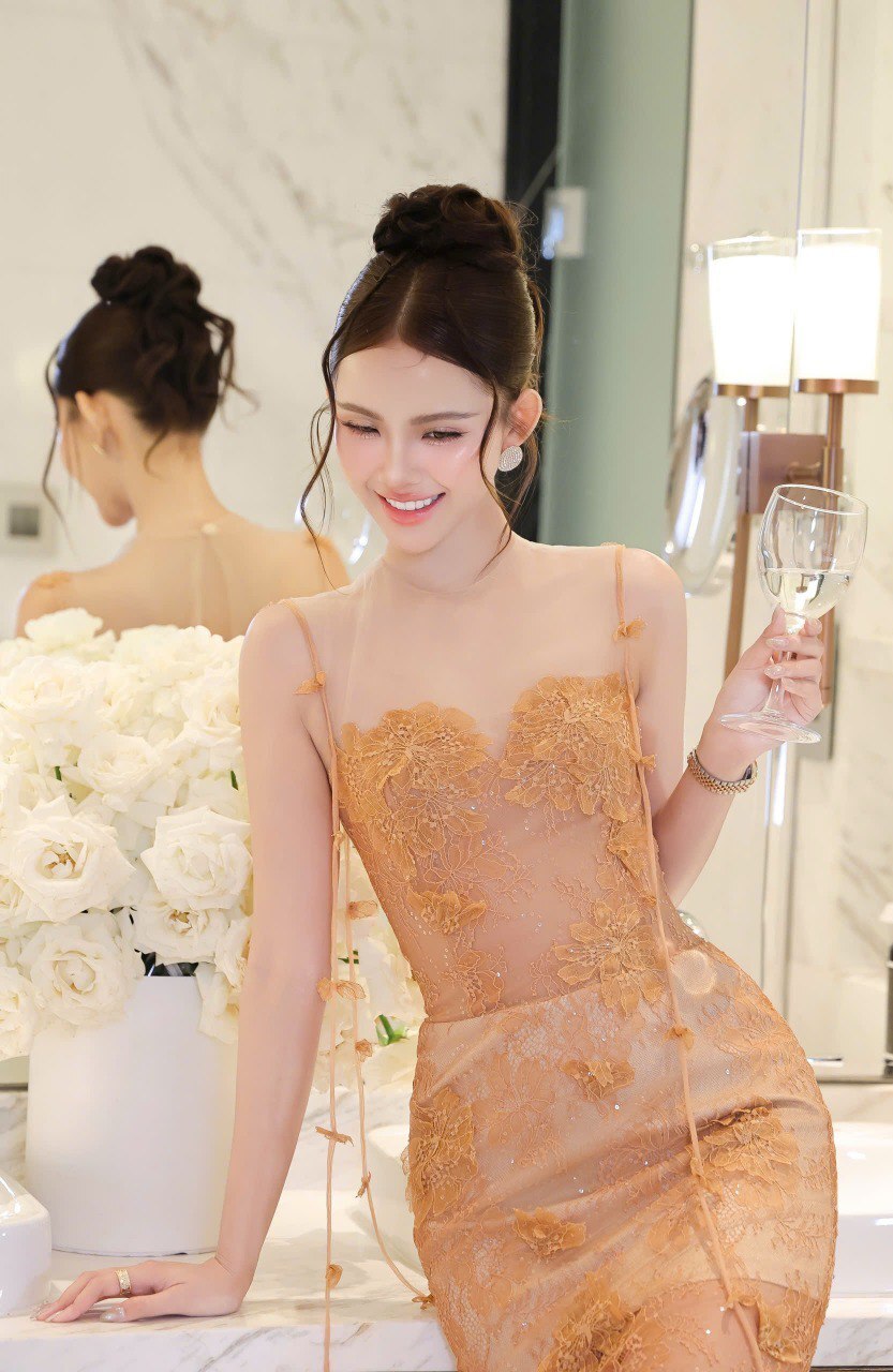 photo_6289298513833168061_y