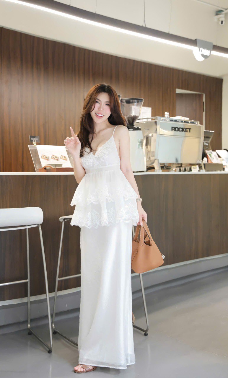 photo_6316799511548251581_y