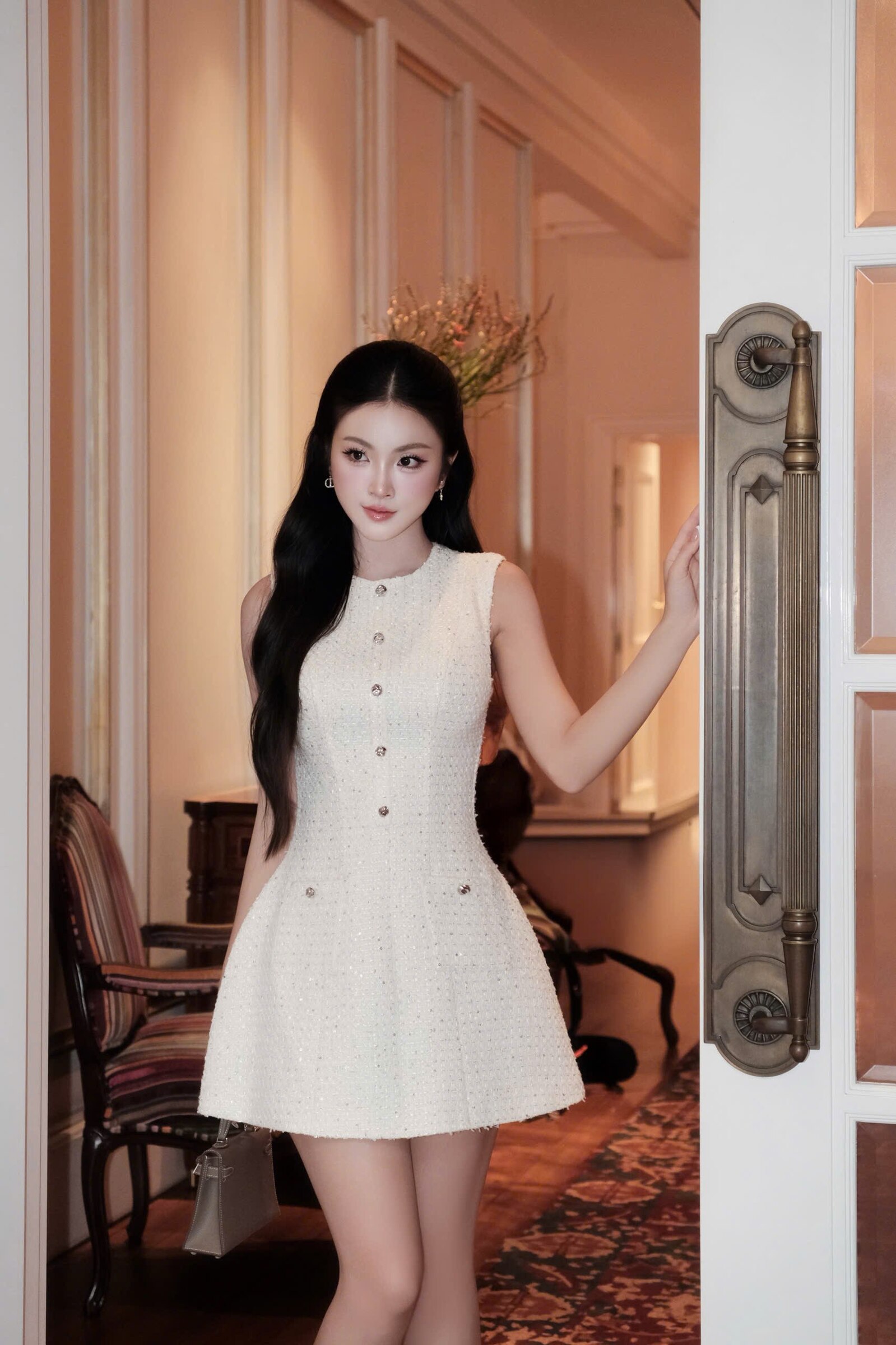 photo_6102676073083505997_w