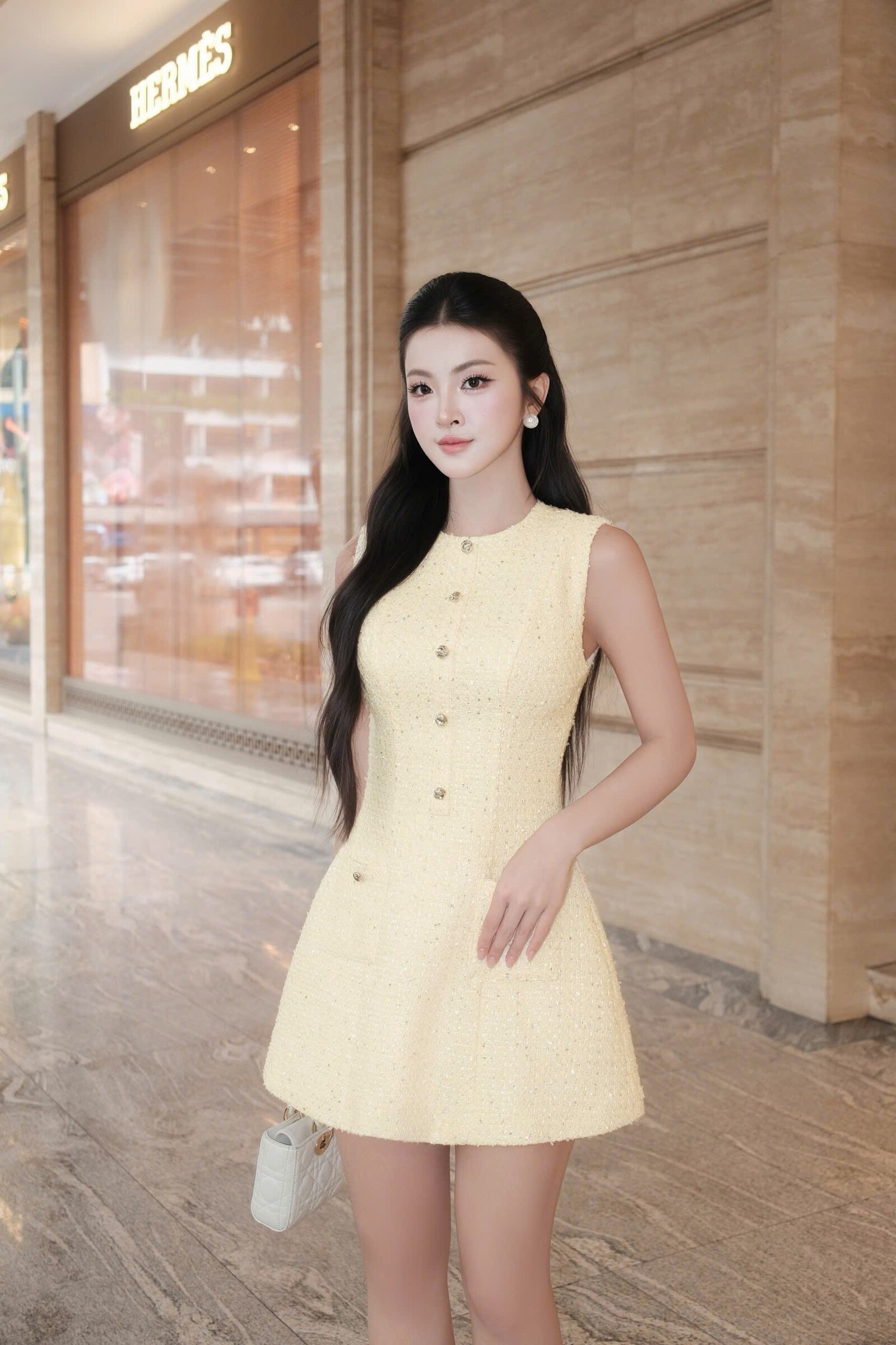 photo_6102676073083506002_w