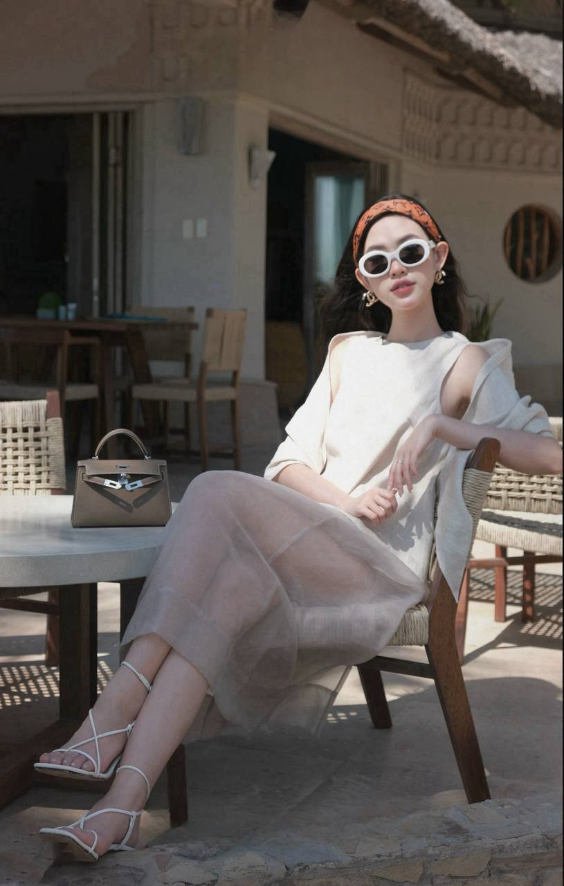 photo_6105142196056475706_y