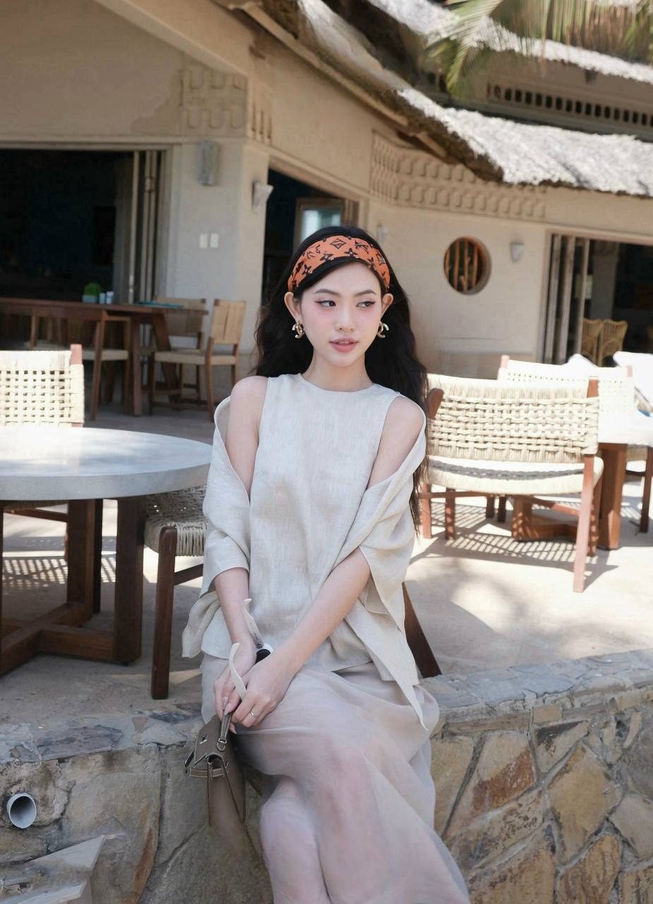 photo_6105142196056475705_y