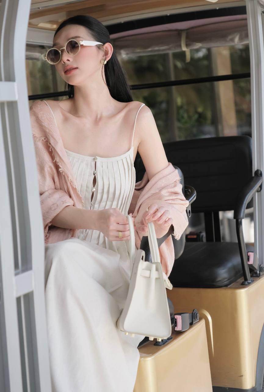 photo_6183716050055138483_y