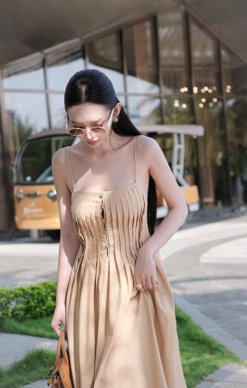 photo_6183716050055138493_y