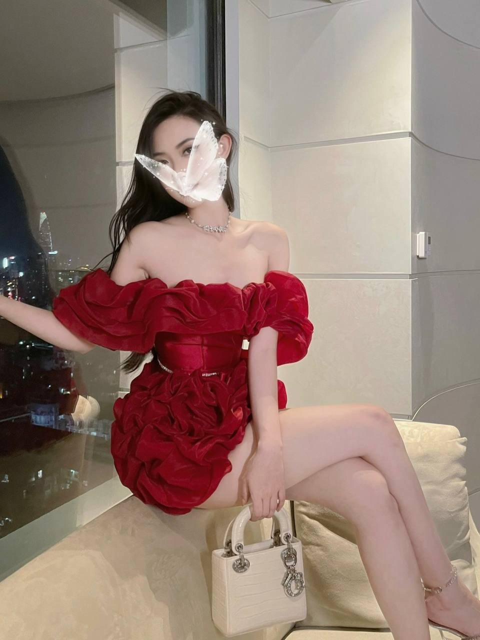 photo_6165505655008070893_y