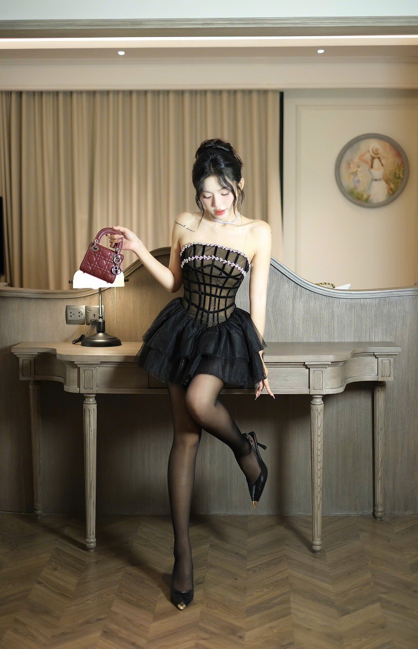 photo_6064248652790089661_y