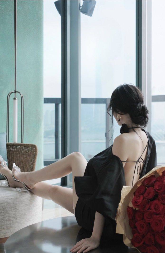 photo_6199479666658184502_y