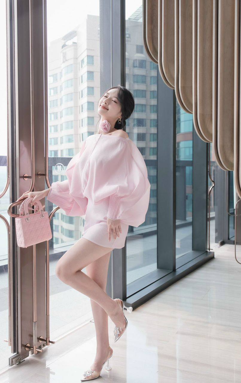 photo_6199479666658184488_y