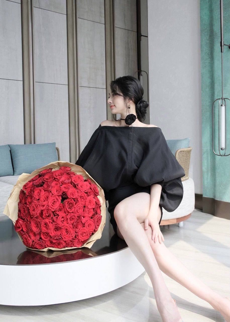 photo_6199479666658184498_y