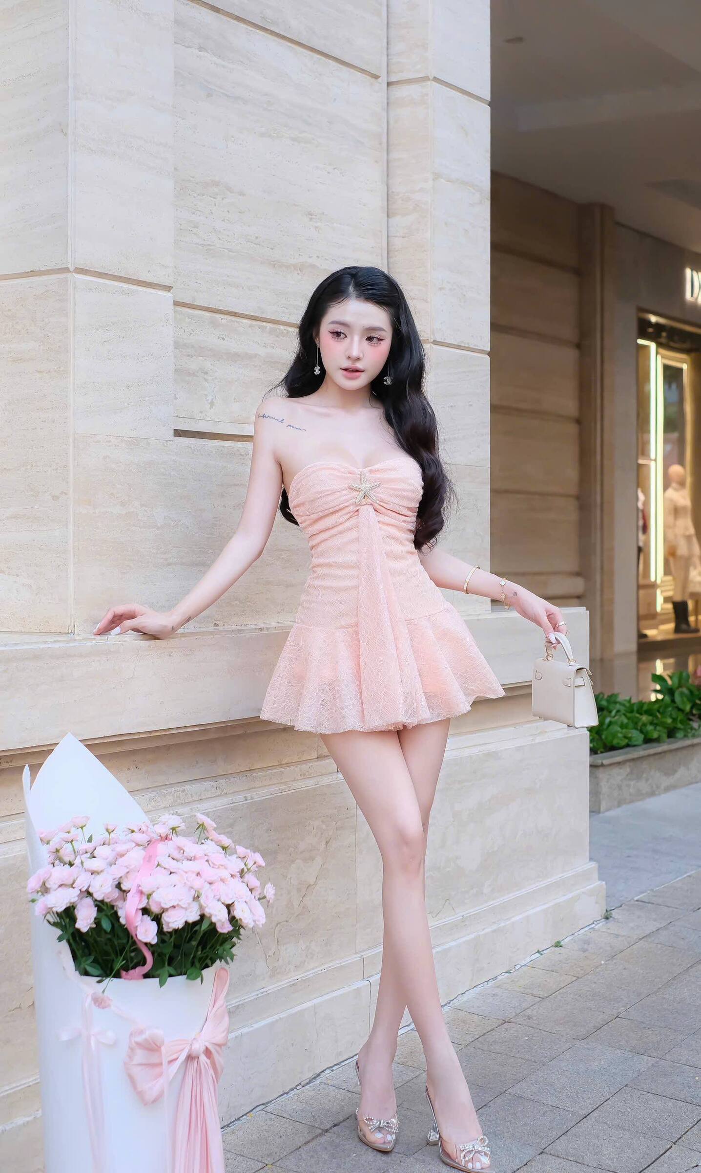 photo_6239909447945882994_w