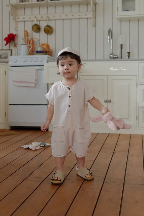 2_라인포켓슈트_모델사진1