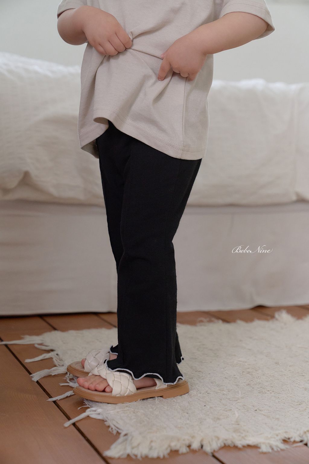 2_엣지나팔팬츠_모델사진2