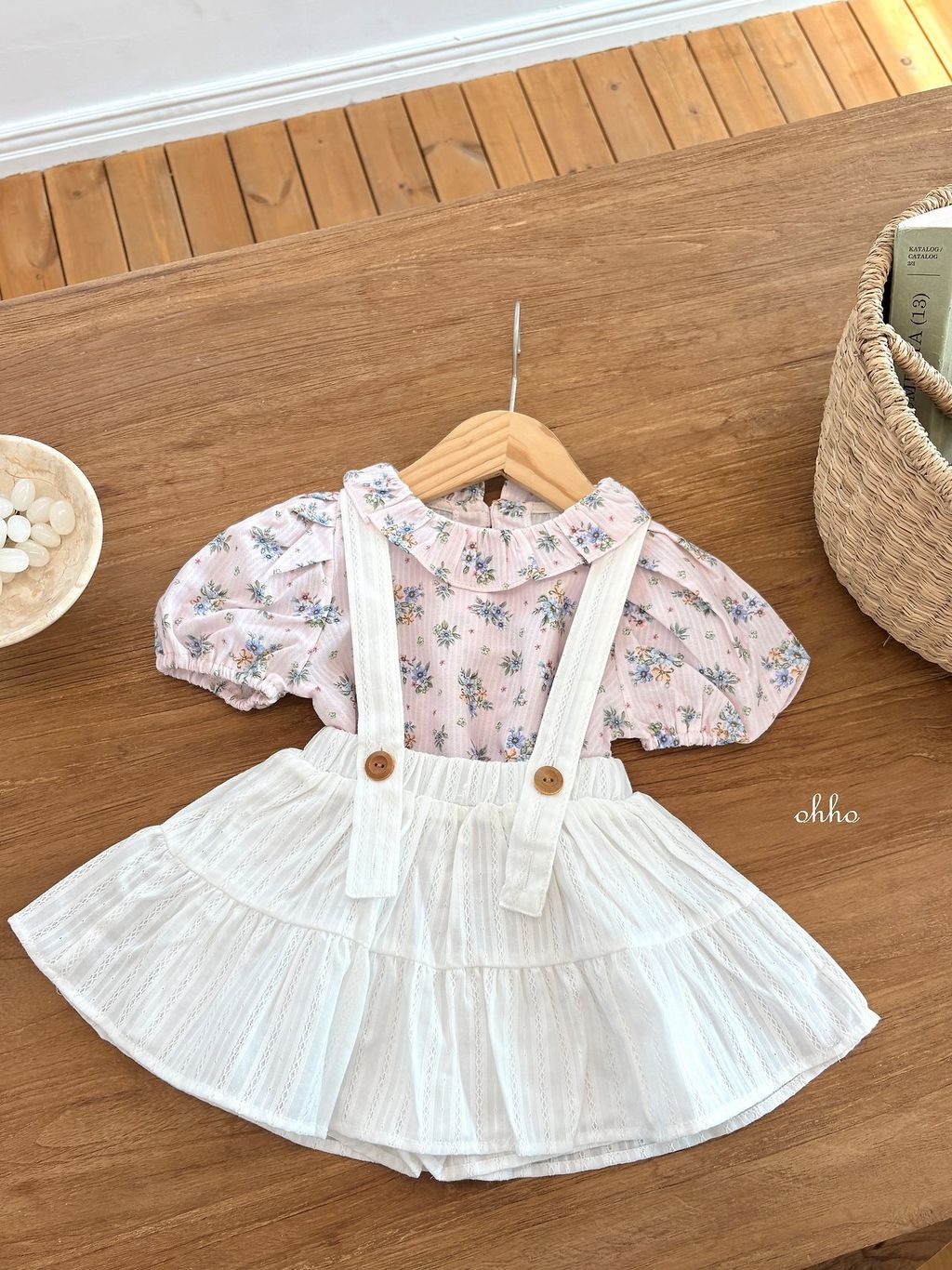 3 (16)