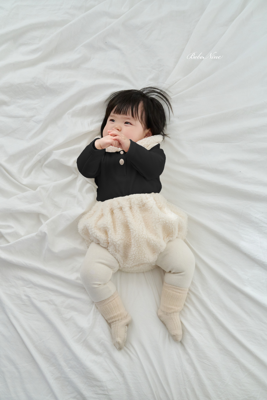 2_뽀글둥근카라티_모델컷23