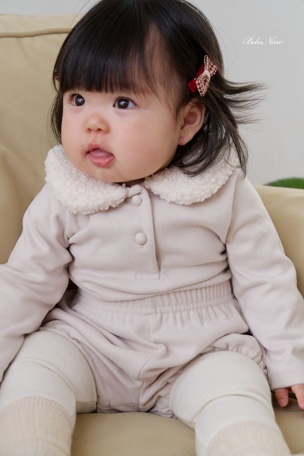 2_뽀글둥근카라티_모델컷10