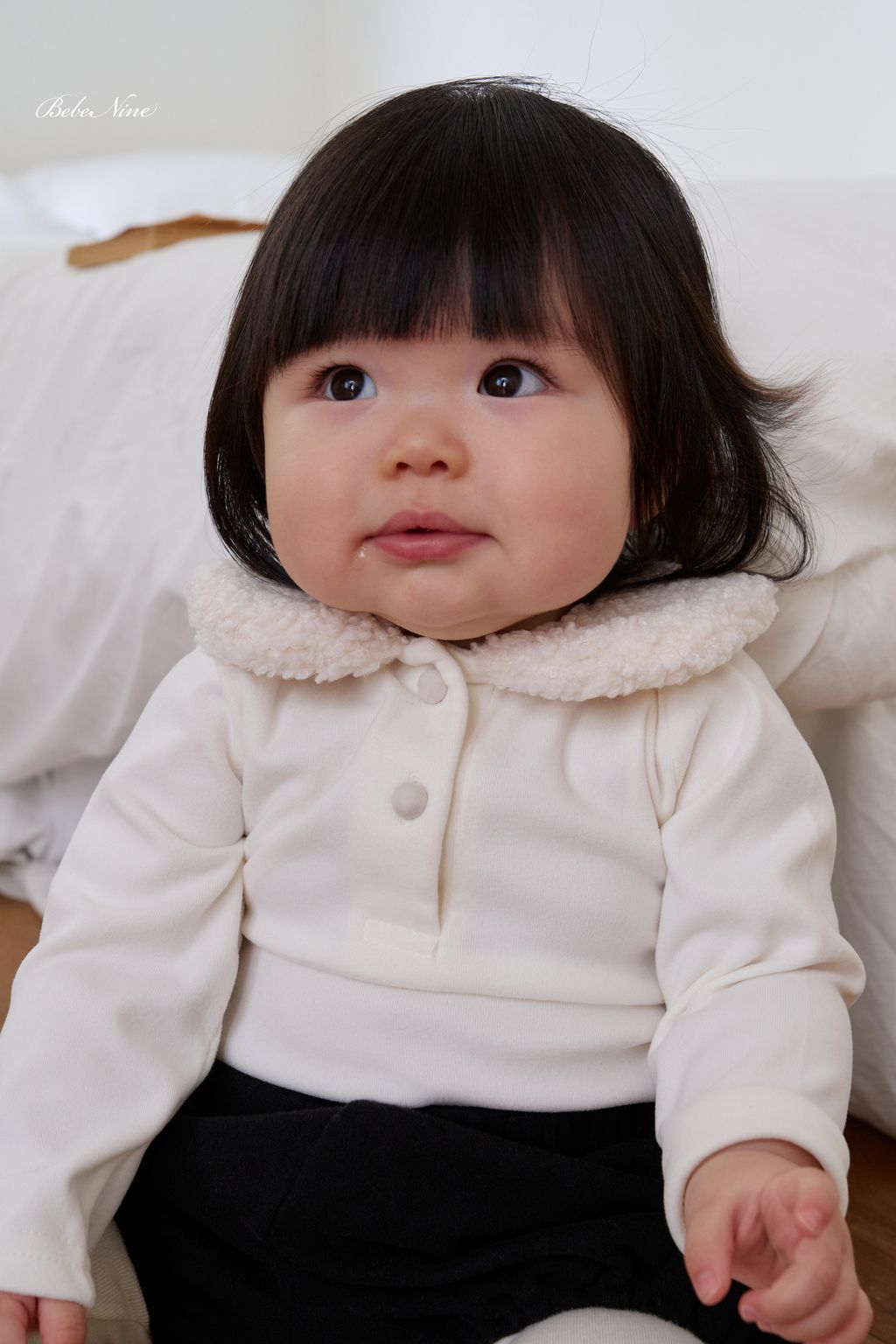 2_뽀글둥근카라티_모델컷3