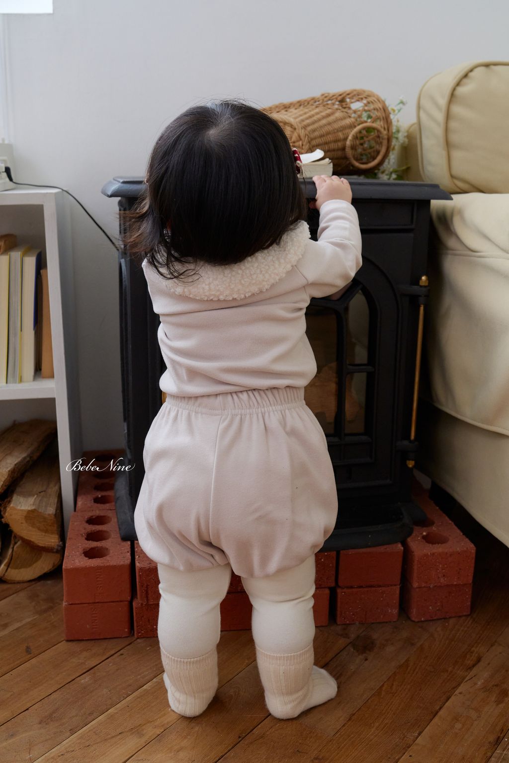2_뽀글둥근카라티_모델컷14