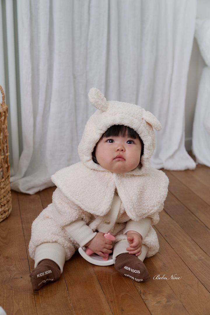 2_클라우드케이프_모델컷0