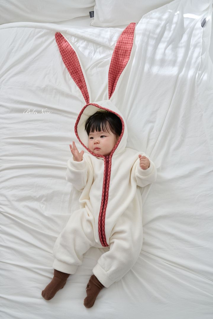 2_래빗스노우우주복_모델컷0