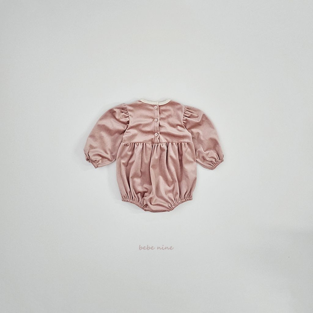 3_노엘스웨이드슈트_디테일컷2