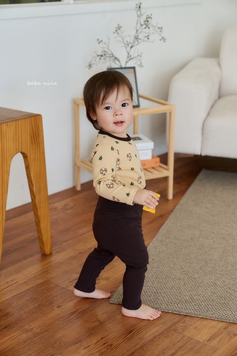 2_다람쥐실내복세트_모델컷2