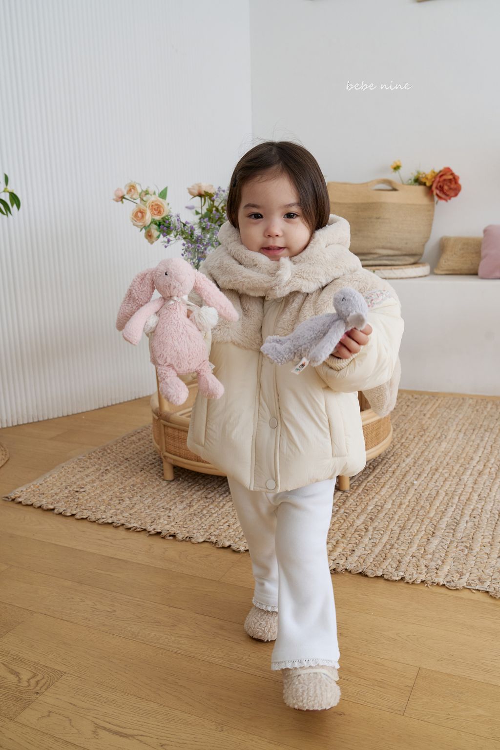 2_프릴기모나팔팬츠_모델컷8