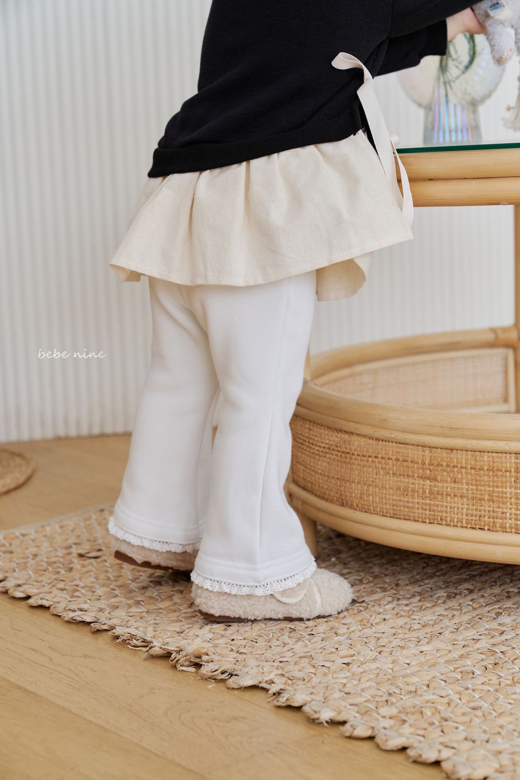 2_프릴기모나팔팬츠_모델컷14