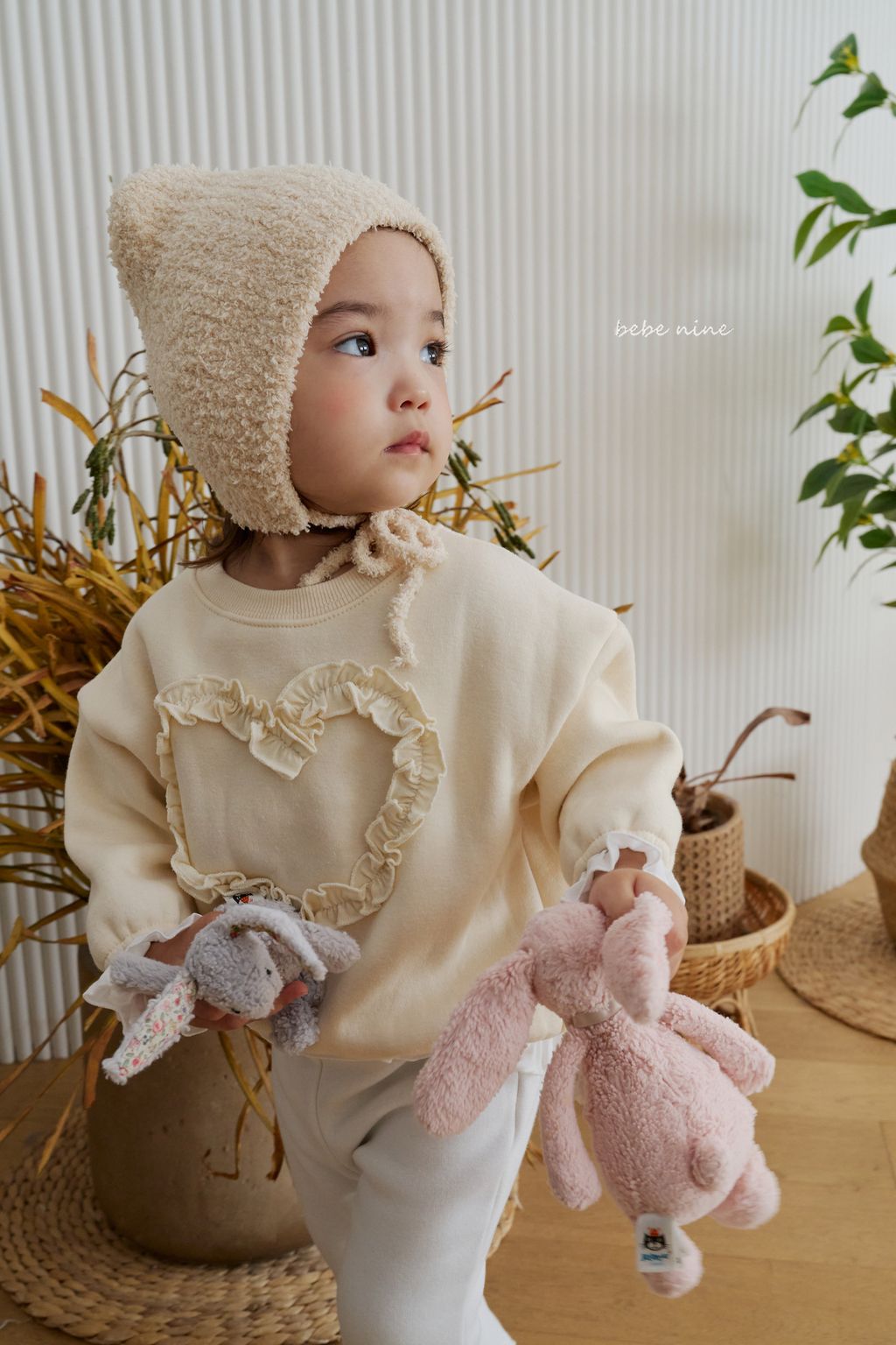 2_하트프릴맨투맨_모델컷10