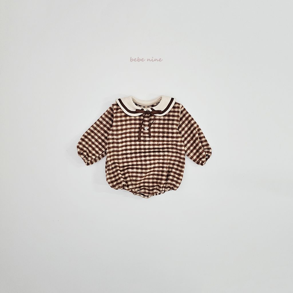 3_체크세라슈트_디테일컷1