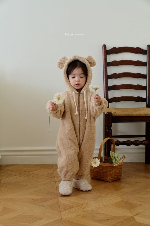 2_포니베어우주복_모델사진1