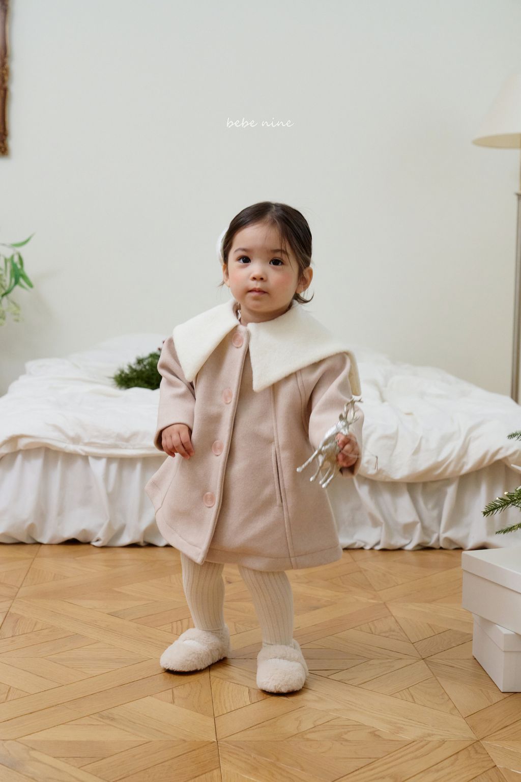 2_프렌치윈터코트_모델사진8