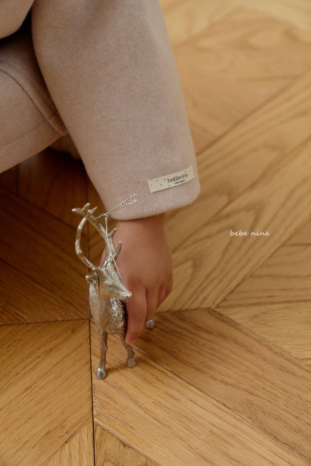 2_프렌치윈터코트_모델사진13