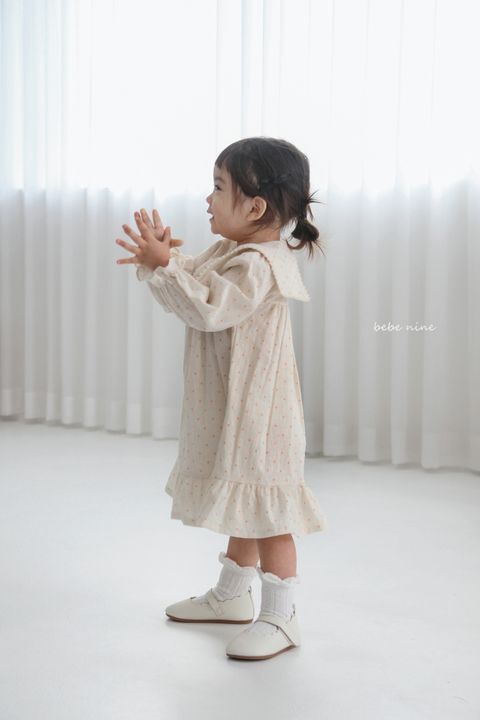 2_사각도트프릴원피스_모델사진7