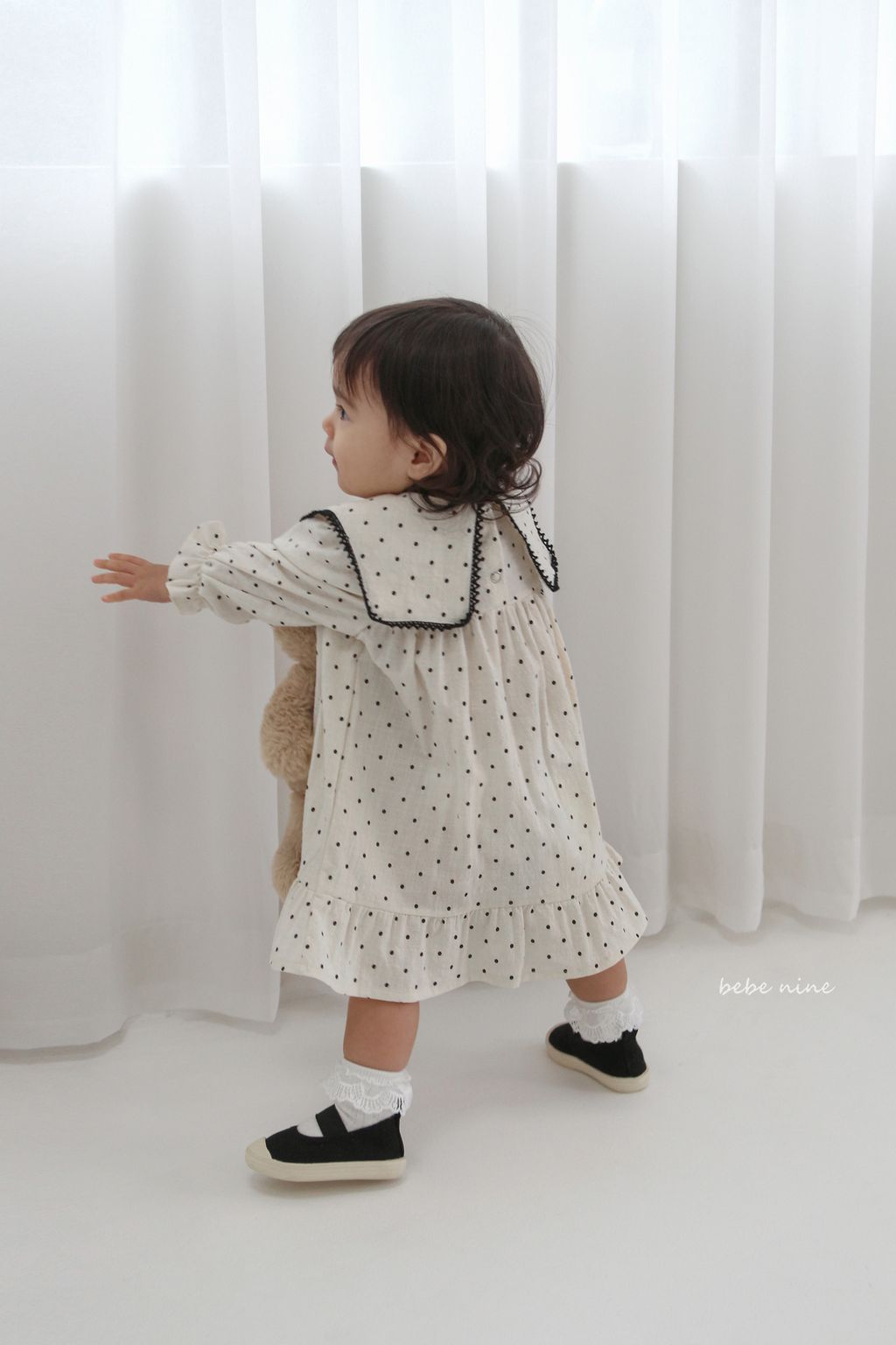 2_사각도트프릴원피스_모델사진14