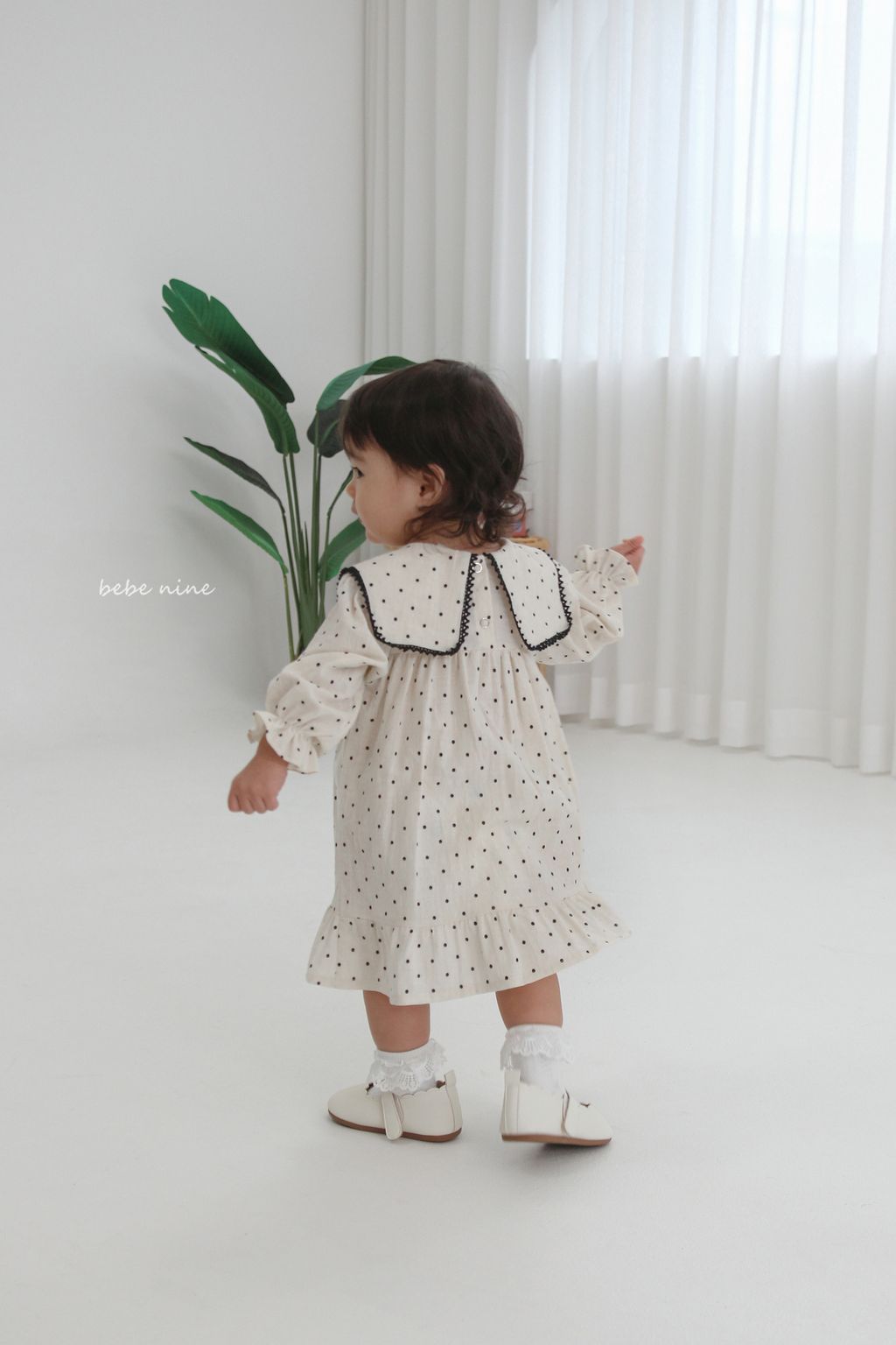 2_사각도트프릴원피스_모델사진15