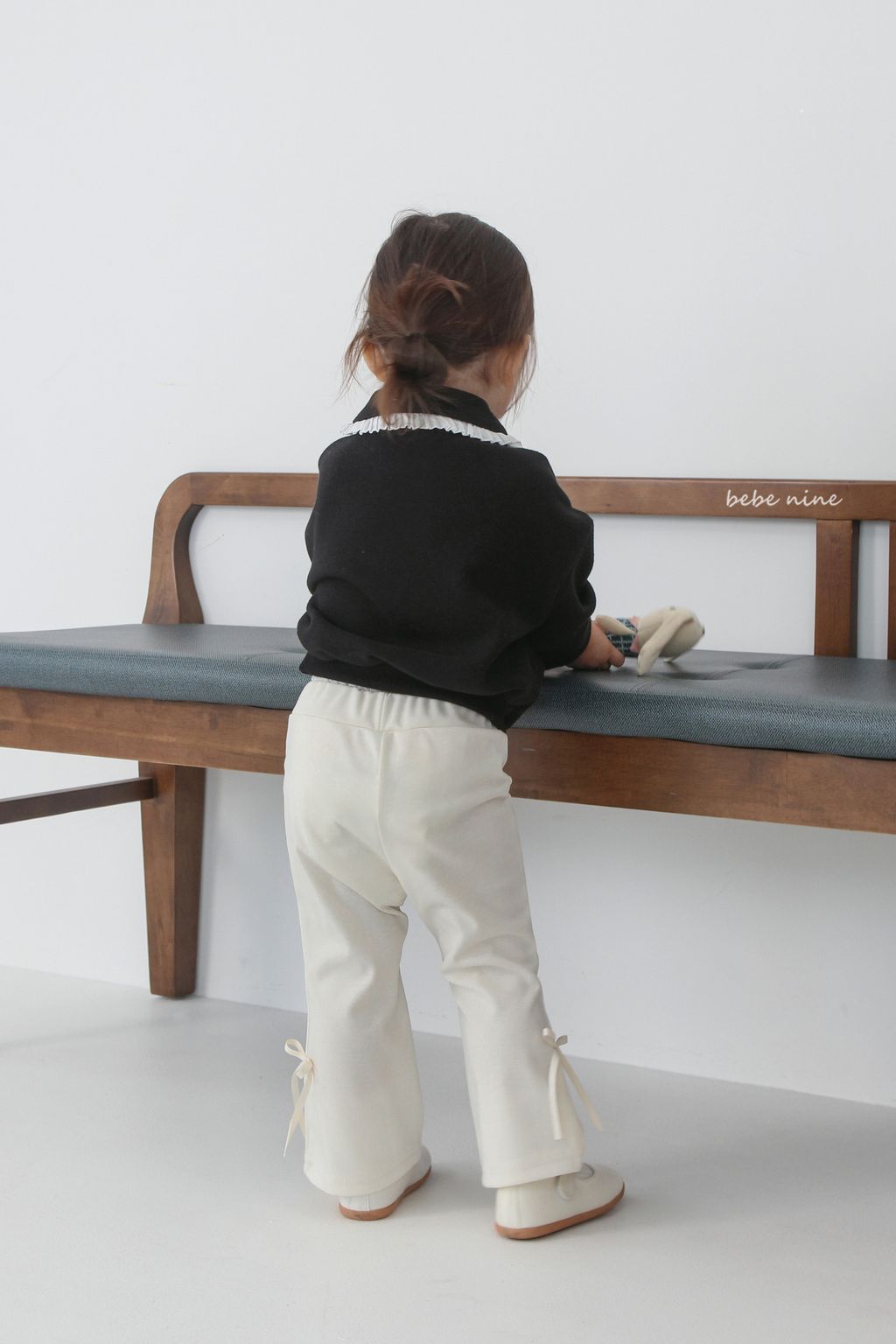 2_퓨어리본나팔팬츠_모델사진6