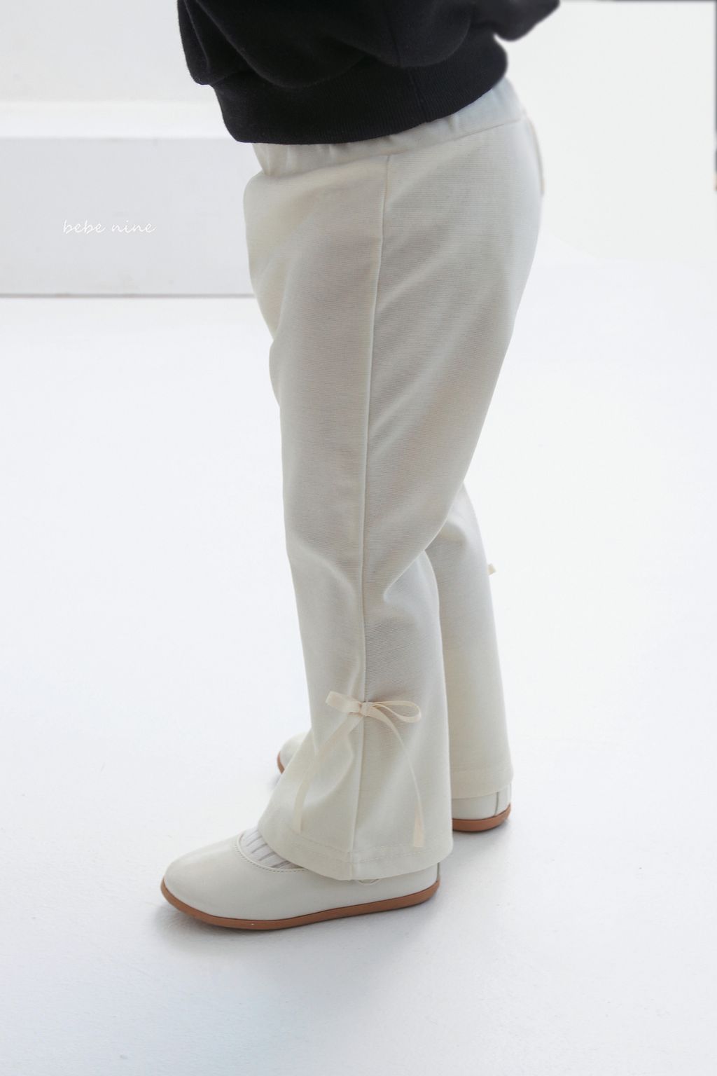 2_퓨어리본나팔팬츠_모델사진9