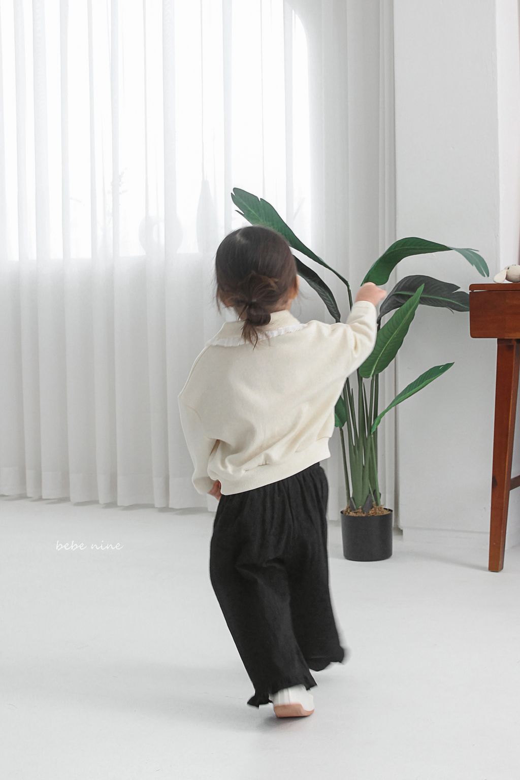 2_프릴카라맨투맨_모델사진9