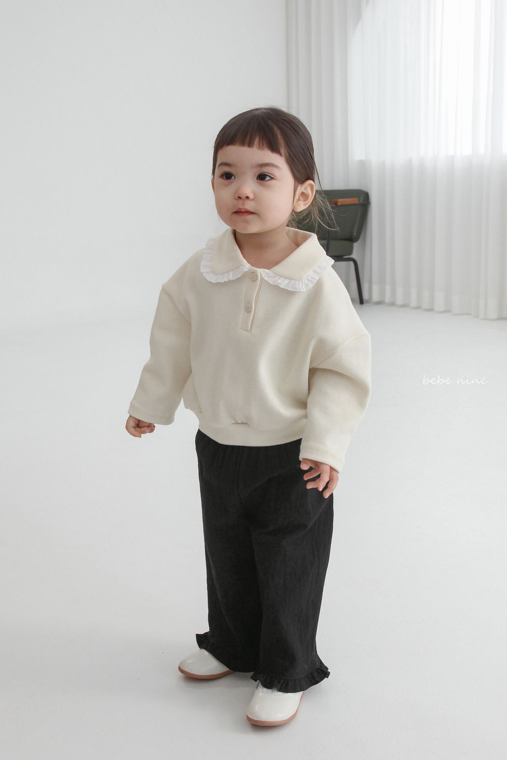 2_프릴카라맨투맨_모델사진1