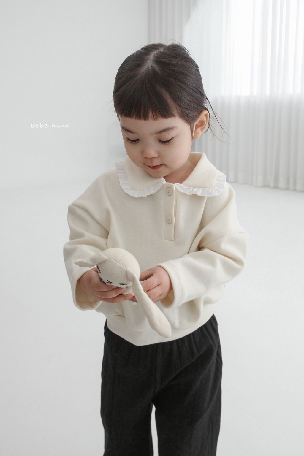 2_프릴카라맨투맨_모델사진3