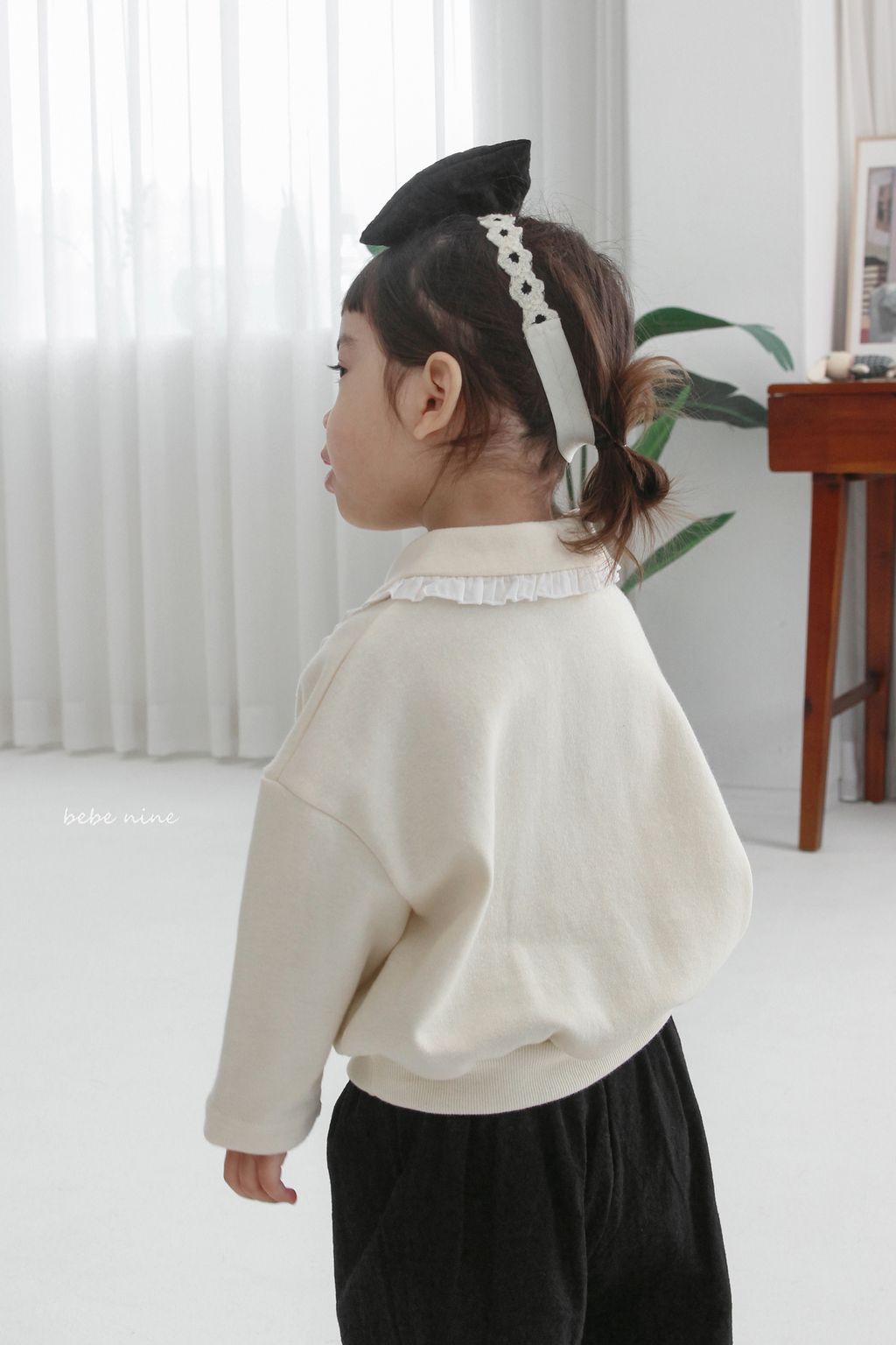 2_프릴카라맨투맨_모델사진8