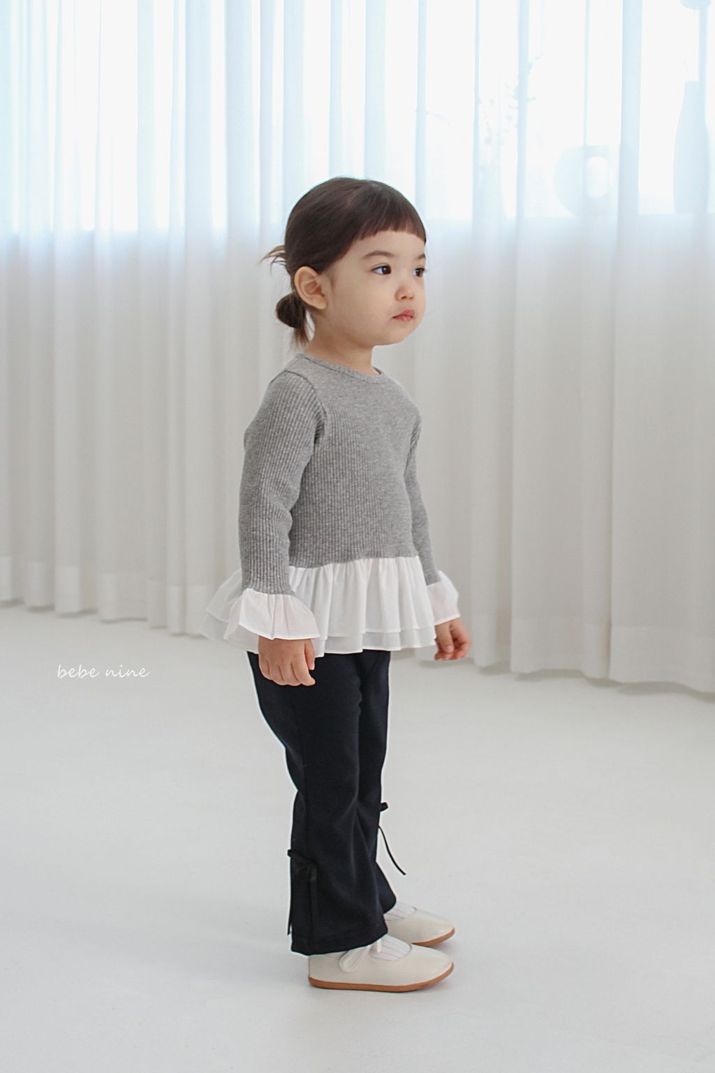 2_리사블라우스_모델사진2