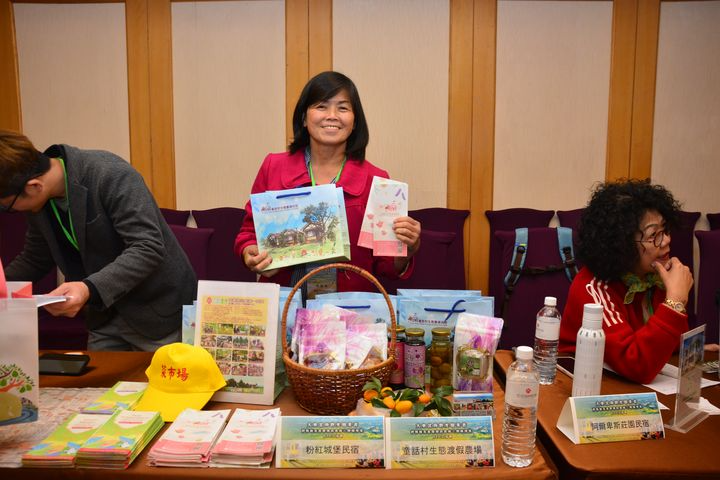▲童話村生態渡假農場、阿爾卑斯莊園民宿、粉紅城堡民宿。 記者-謝旻蒨/攝