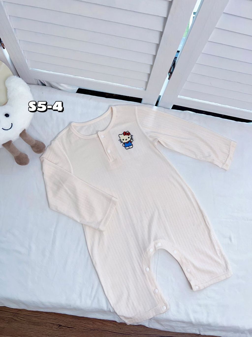 e4a5e6e6-52a2-4234-a9c4-e94c03a96d21