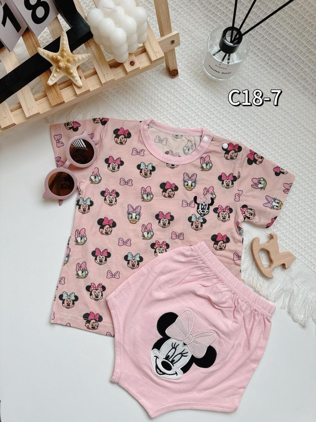 05babc2c-657c-4747-955d-7e018d68821c