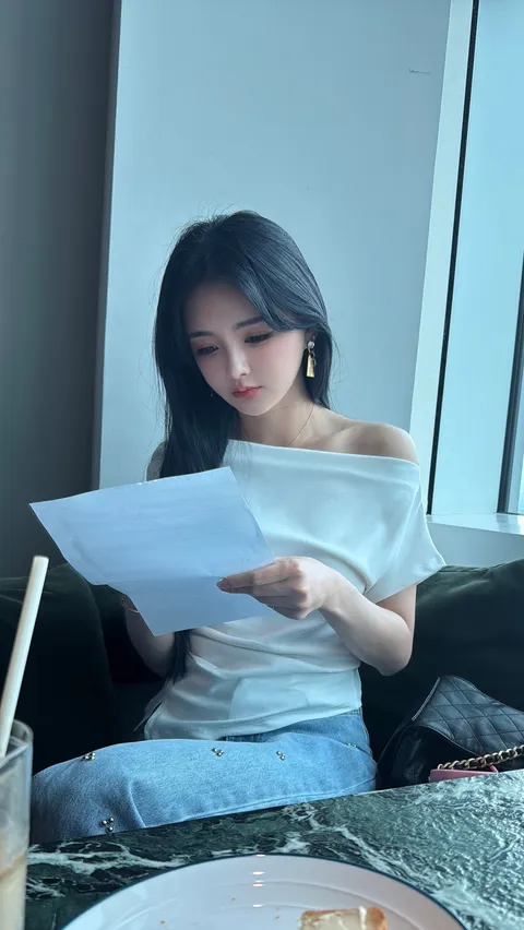 Facetune_23-05-2025-23-32-22